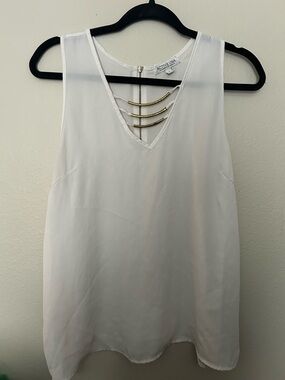 Active USA White V-Neck Tank with Gold Accent Bars Womens size Large